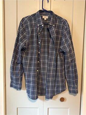 Croft & barrow Gray and White Plaid Button-Up Shirt